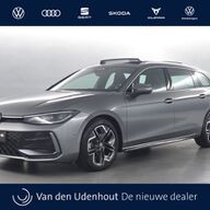 Volkswagen Passat Variant 1.5 eTSI 150pk R-Line Business DSG / Panoramadak / Camera / Stoel/Stuurverwarming / Trekhaak wegklapbaar