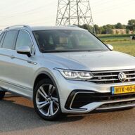 Volkswagen Tiguan 2.0 TDI R-Line DSG Full Option ECC I LED I PANO I AFN TREKHAAK