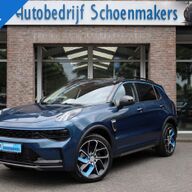 Lynk &amp;amp; Co 01 1.5 261PK! 6.6 Kwh LADEN! MY23 ZWARTE-HEMEL 360-CAMERA PANO/SCHUIF INFINITY ZWARTE-HEMEL DAB NAVI CARPLAY STOELVERWARMING ELEK.ACHTERKLEP 20&amp;quot;LMV