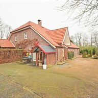 Wittmund-Duitsland. Rustig gelegen, in stijl gerenoveerd landhuis op 4700 m2
