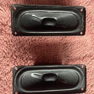 2 twee nog rechthoekige speakers audioboxen geluid muziek