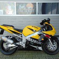 Suzuki GSX-R 600 K1 (BJ 2001) Mooie kleurstelling.