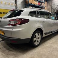 Renault Mégane 2.0 AUT. Dyn CLIM. BJ 1-2011 APK 3-2024 DISTRIBUTIE KAPOT !!