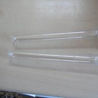 Vintage 2 glazen buisjes , in nieuwstaat