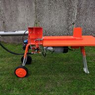 Nieuwe DORMAK houtklovers (type GTL8000, kloofkracht 8 ton)