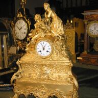 Franse vuurvergulde pendule