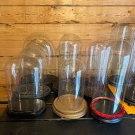 Lot van 19 oude stolpen glas