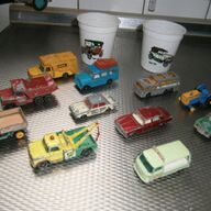 11 modellen, 10 Matchbox, 1 Husky, veel mee gespeeld
