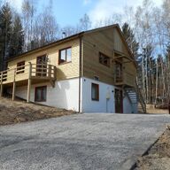 Luxe chalet (2015) met sauna,in hartje Ardennen. Hond welkom.