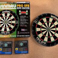 Dambord Winmau en 2 sets Longfeld dartpijlen NIEUW