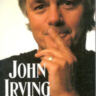 John Irving - De beren los / pocket NIEUWSTAAT.