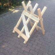 Compacte robuste stabiele zaagbok voor kettingzaag van hout opvouwbaar maten opgevouwen 110 x 65 x 10 cm h x b x d