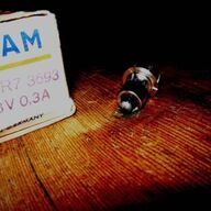 - Osram lampje - 3,8V 0,3A -nieuw- radio?