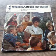 Mini LP voorvertelplaat door Mies Bouwman