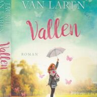 Vallen – voor je het weet ben je verliefd… Jackie van Laren is de schrijfnaam van Jacqueline Remmers (1968),