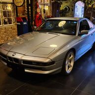 BMW 850i   V12    bouwjaar  1990