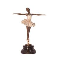 Een bronzen beeld  ,  balletdanseres ,brons , KADO