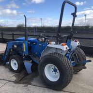 Functionele tractor New Holland 1V2OO