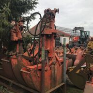 Atlas alle soorten partij grond grijpers. Multiple hydraulic buckets. zwei Skalengreifer