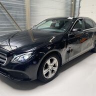 MERCEDES-BENZ E200d WIDESCREEN/LED/CAMERA/FULL-ASSIST/VOL!