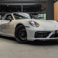 Porsche 992 911 Targa 4 GTS Achteras Lift 911 Targa 4 GTS Carbon Alcatara ACC