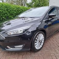 Ford FOCUS Wagon 1.5 Titanium CLIMAT/CRUISE/NAVI/PDC/TREKHAAK KOPPAKING LEK 150PK