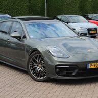 Porsche Panamera Sport Turismo 2.9 4 E-Hybrid Platinum Edition / Panoramadak / Camera / Head-up / Softclose / 21&amp;#039;&amp;#039; / Bose / Luchtvering / Matrix LED / ACC / Stuurverwarming