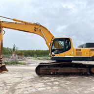 Hyundai R330LC-9A - Backup Camera / Hammer Lines