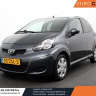 Toyota Aygo 1.0-12V Automaat Aspiration Red | Airco | Navigatie  | Extra Getint Glas | Handel/Export!