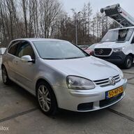 Volkswagen Golf 1.6 FSI Sportline