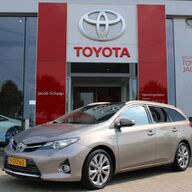 Toyota Auris Touring Sports 1.8 Hybrid Lease Pro Automaat 136pk | Panoramadak | Navigatie | 17&amp;#039;&amp;#039; Lichtmetalen velgen | JBL | Trekhaak |