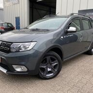 Dacia Logan MCV 0.9 TCe Stepway / Navi / Cruise / PDC / Half leder / Airco