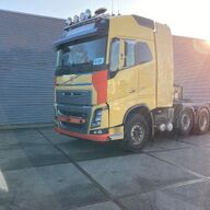 Volvo FH 16.750 8x4/4