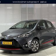 Toyota Yaris 1.5 Hybrid Design Red