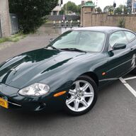 Jaguar XK8 4.0 V8 Coupé NAP Clima British Racing Green