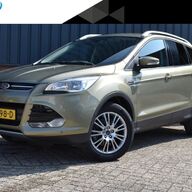 Ford Kuga 1.6 Titanium 4WD |Zeer compleet| Elektr.achterklep|Navigatie|Winter Pack|Parkeersensoren v+a|