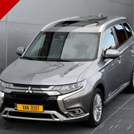 Mitsubishi Outlander PHEV 2.4 INSTYLE 4WD | PLUG IN HYBRID | V2G | FULL OPTIONS | SCHUIFDAK | ADAPTIEF CRUISE | FABRIEKGARANTIE TOT 16-04-2025 | ALL IN RIJKLAARPRIJS