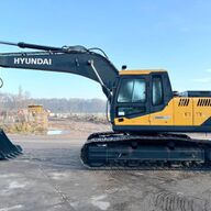 Hyundai R215 - Excellent Condition / Low Hours