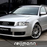 Audi A4 Avant 2.4 V6 MT 2 x S-Line | 19&amp;quot; RS4 | Stoelverwarming | Trekhaak