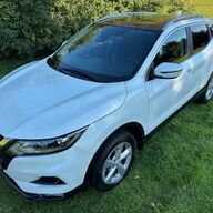 Nissan QASHQAI 1.2 N-Connecta *NAVIGATIE*PANO-DAK*CRUISE-CONTROL*LM-VELGEN*CAMERA*