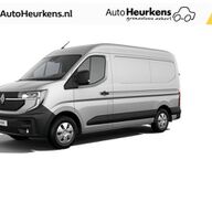 Renault Master T35 2.0 dCi 170 L2H2 Extra |Vierseizoenbanden met spatschermen |Trekhaak en op- en ombouw module, Kunststofdeel onder de grille in carrosseriekleu r| Reservewiel | Rear step |