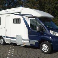 Mc Louis Half-integraal camper Fiat Mc Louis half-integraal