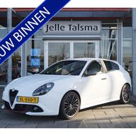 Alfa Romeo Giulietta 1.4 Turbo MultiAir Super TCT Automaat | Climate Control | 18&amp;quot; Lichtmetalen Velgen | Stoelverwarming