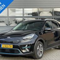 KIA E-NIRO DYNAMICPLUSLINE 64 kWh I €22.999,- INCL. SUBSIDIE I 3-FASE I SCHUIF/KANTELDAK I ACHTERUITRIJCAMERA I