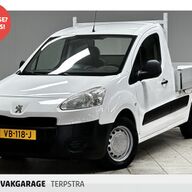 Peugeot Partner 122 1.6 HDI L1 XR/ DB SET V.V 134.000 KM!/ Trekhaak/ Stuurbekr./ C.V. afstand/ Elek. pakket/ Radio-CD/ Getint glas.