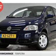 Volkswagen Fox 1.2 Trendline/ Stuurbekr./ Airbags/ Bumpers in kleur/ Radio-CD AUX/ Isofix/ Deelbare achterbank/ Getint glas/ Metallic lak.