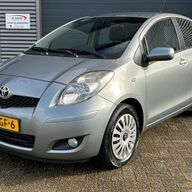 Toyota Yaris 1.3 101pk Automaat Aspiration | Trekhaak | Parkeersensoren Achter | Airco